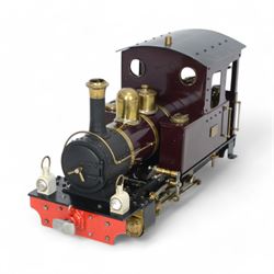 Roundhouse Gauge 1 live steam 0-6-0 tank locomotive, with two serial numbers Roundhouse 060704H and Roundhouse 290404F, in maroon livery 