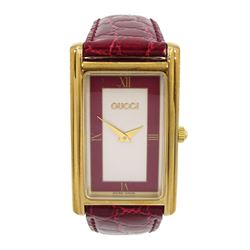 Gucci gold-plated rectangular quartz wri