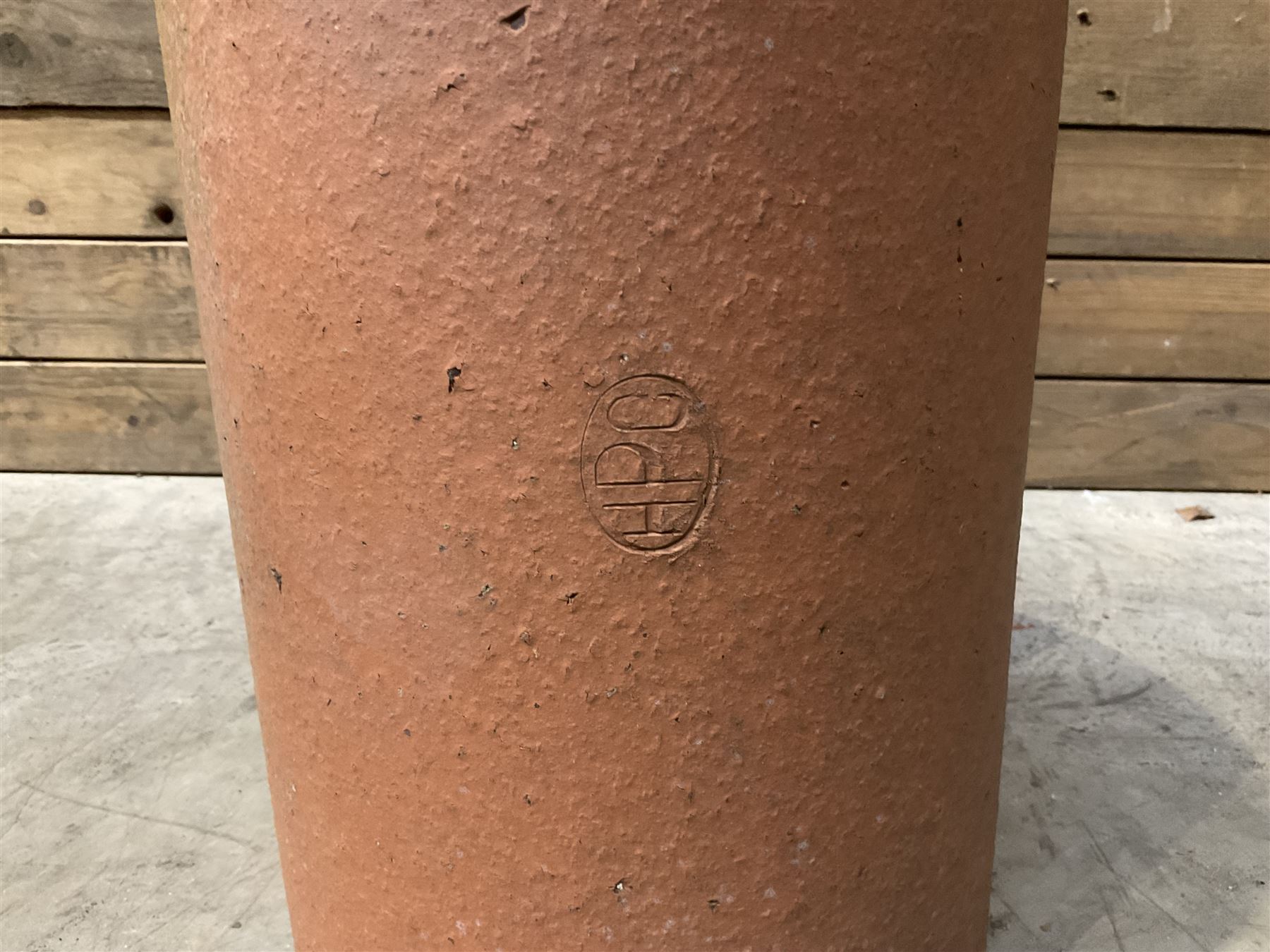 Cast iron cauldron set pot with 2 terracotta chimney pots and 2 terracotta planters,