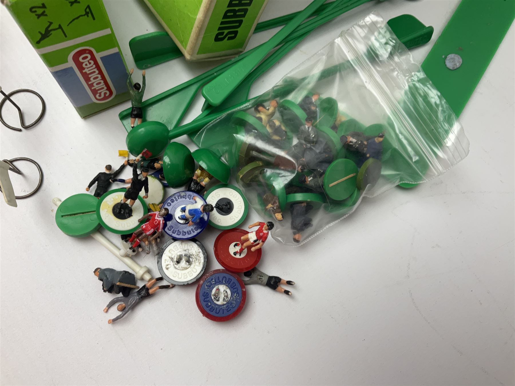 Subbuteo - Club Edition Gift Set, Scoreboard 61158, Outside Broadcast Unit 61208, TV Tower C110, part-set light weight team and further associated figures, accessories etc 