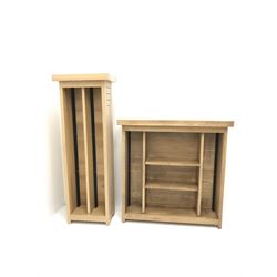 Modern oak CD rack, projecting top on stile supports (L40cm, D26cm, H113cm), Modern oak bookcase and CD rack, projecting top on stile supports (L81cm, D23cm, H82cm)
Two pieces modern oak furniture - Bookcase and CD rack 