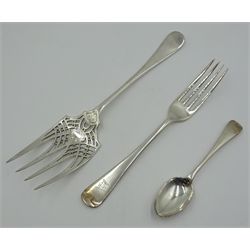  Canteen of Mappin & Webb silver cutlery, Old English pattern, twenty four place setting, Sheffield 1899, approx 257oz  