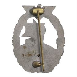  WWII German Kriegsmarine Auxiliary Cruiser badge, H6cm