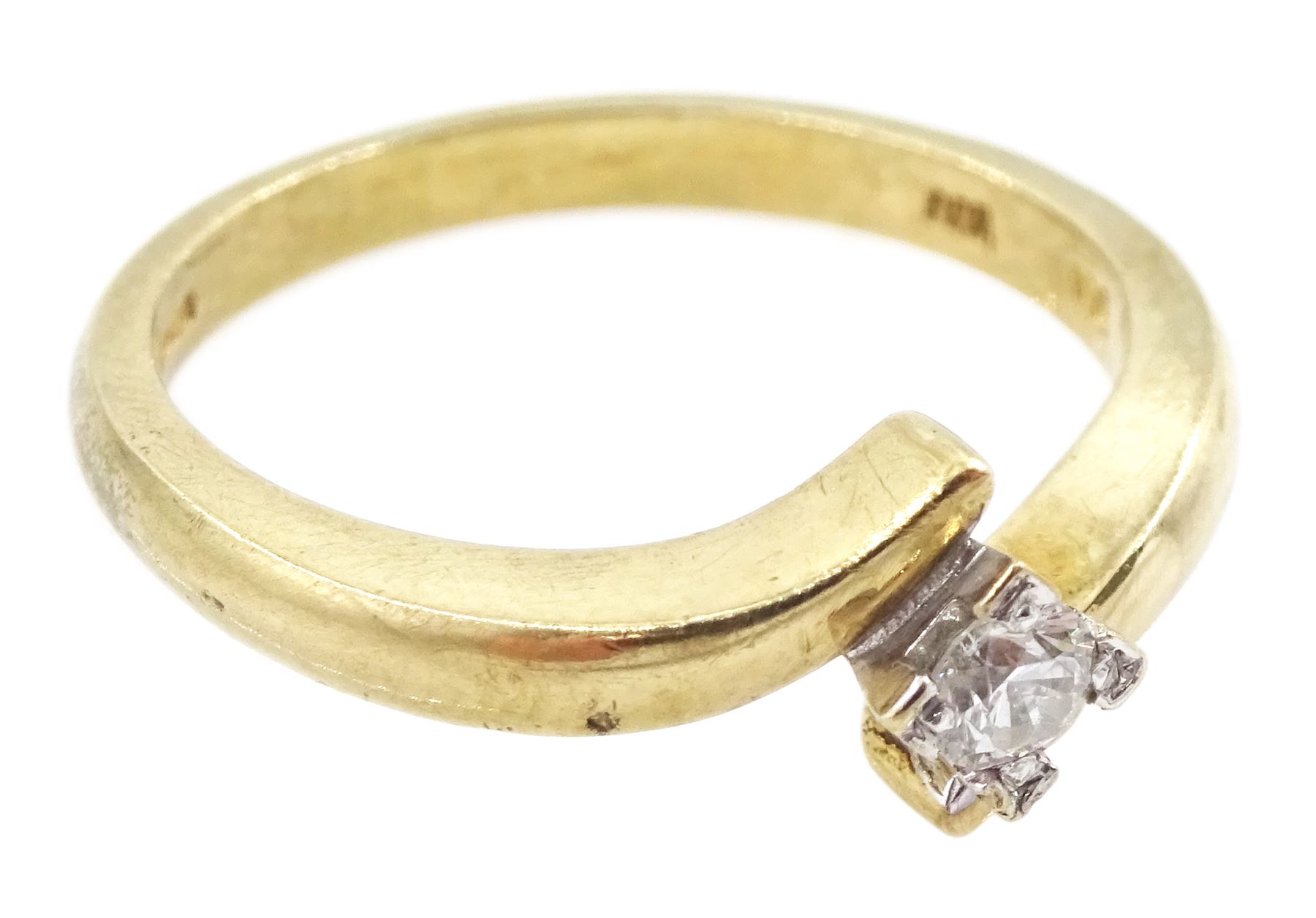 9ct gold single stone round brilliant cut diamond  ring, diamond approx 0.10 carat