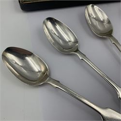 Set of six Victorian silver Fiddle pattern teaspoons, hallmarked, together with a pair of EPNS mother of pearl handled preserve spoons, embossed with fruiting vines, in fitted case