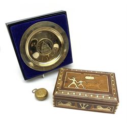 An Egyptian inlaid hardwood box; boxed Belfast City Hall souvenir dish; and incomplete gilt brass sovereign holder.