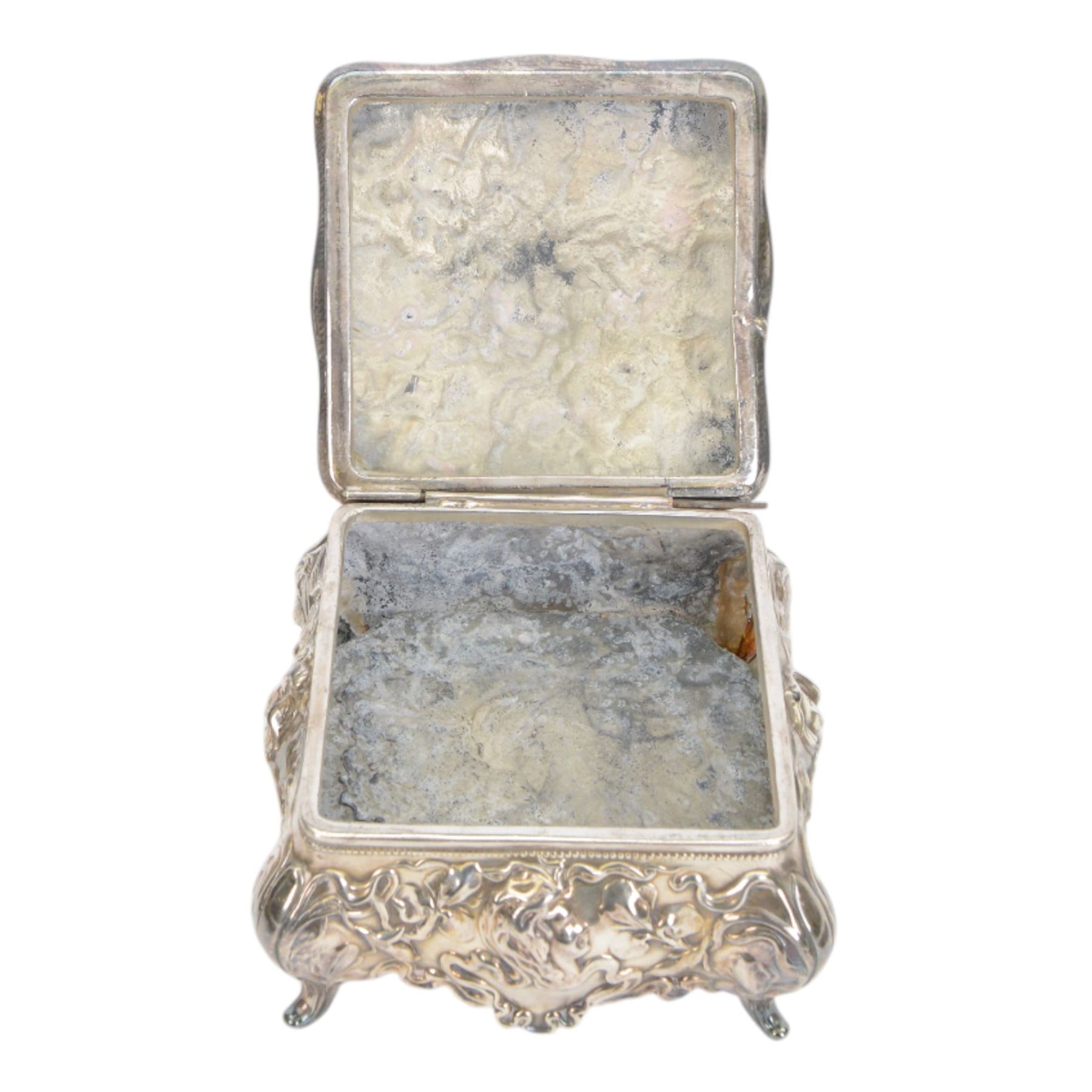 Derby Silver Co, Art Nouveau silver plate dressing table set, comprising mirror and two brushes, together with a silver silver plated box, the box marked B&W to the base, box H13cm