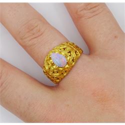 20ct gold single stone pear shaped opal ring, with pierced design shoulders