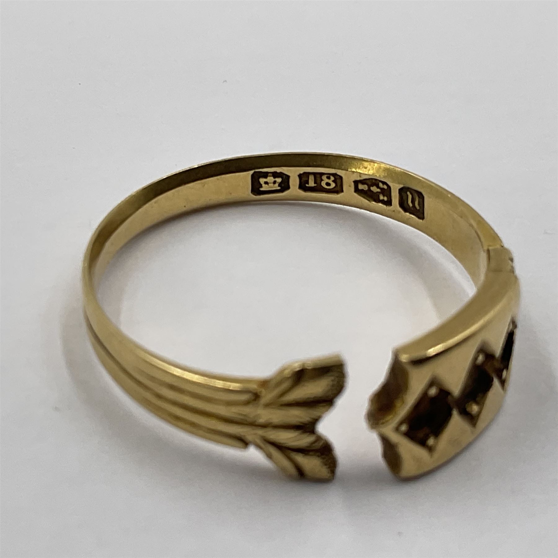 Victorian 18ct gold ring, hallmarked Chester 1876