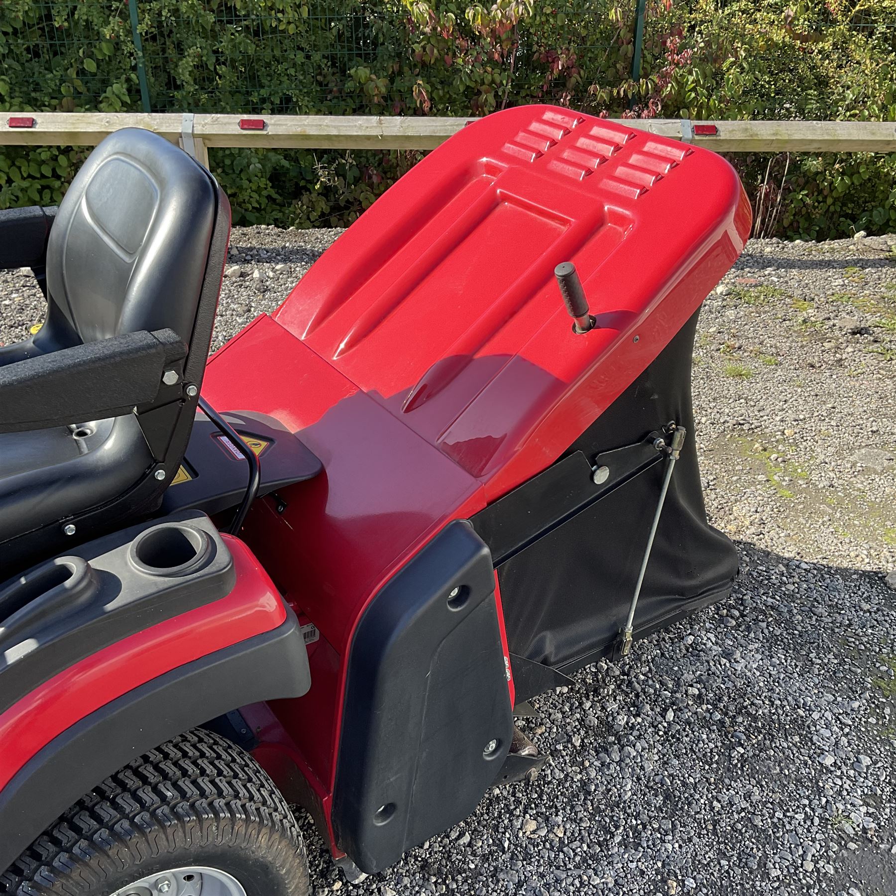 Countax B250 4-Trac ride on lawnmower with lifting jack and papers,