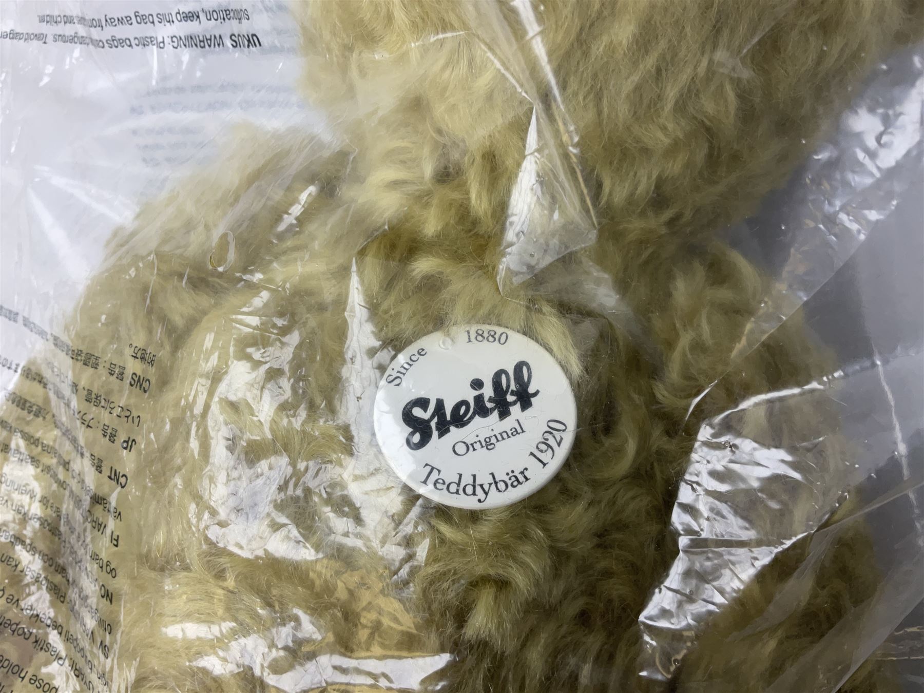 Modern Steiff 'Classic 1920 teddy bear' No.000737 with growler mechanism H35cm; unboxed but has labels