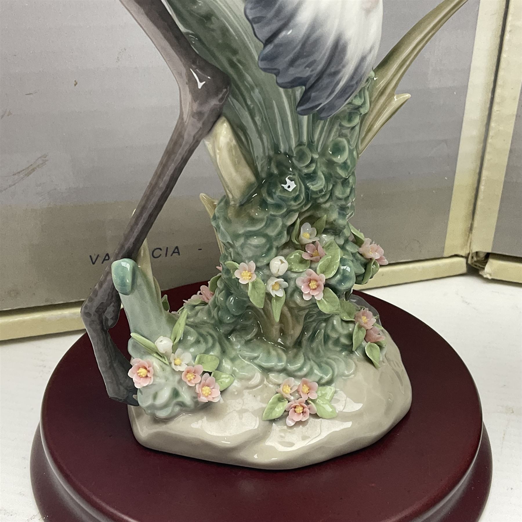Two boxed Lladro figures, comprising courting cranes no 1611 and dancing crane no 1614, both with original boxes 