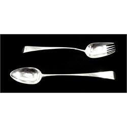 George III silver salad server by Richard Crossley, London 1791 and a George III silver basting spoon by Peter & Ann Bateman, London 1799, both Old English pattern with crest, approx 6.7oz