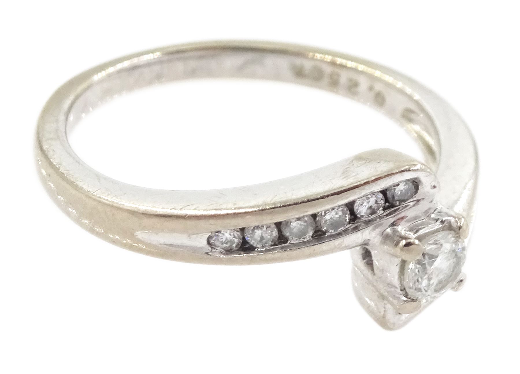 18ct white gold single stone round brilliant cut diamond ring, with diamond set shoulders, hallmarked, total diamond weight 0.25 carat