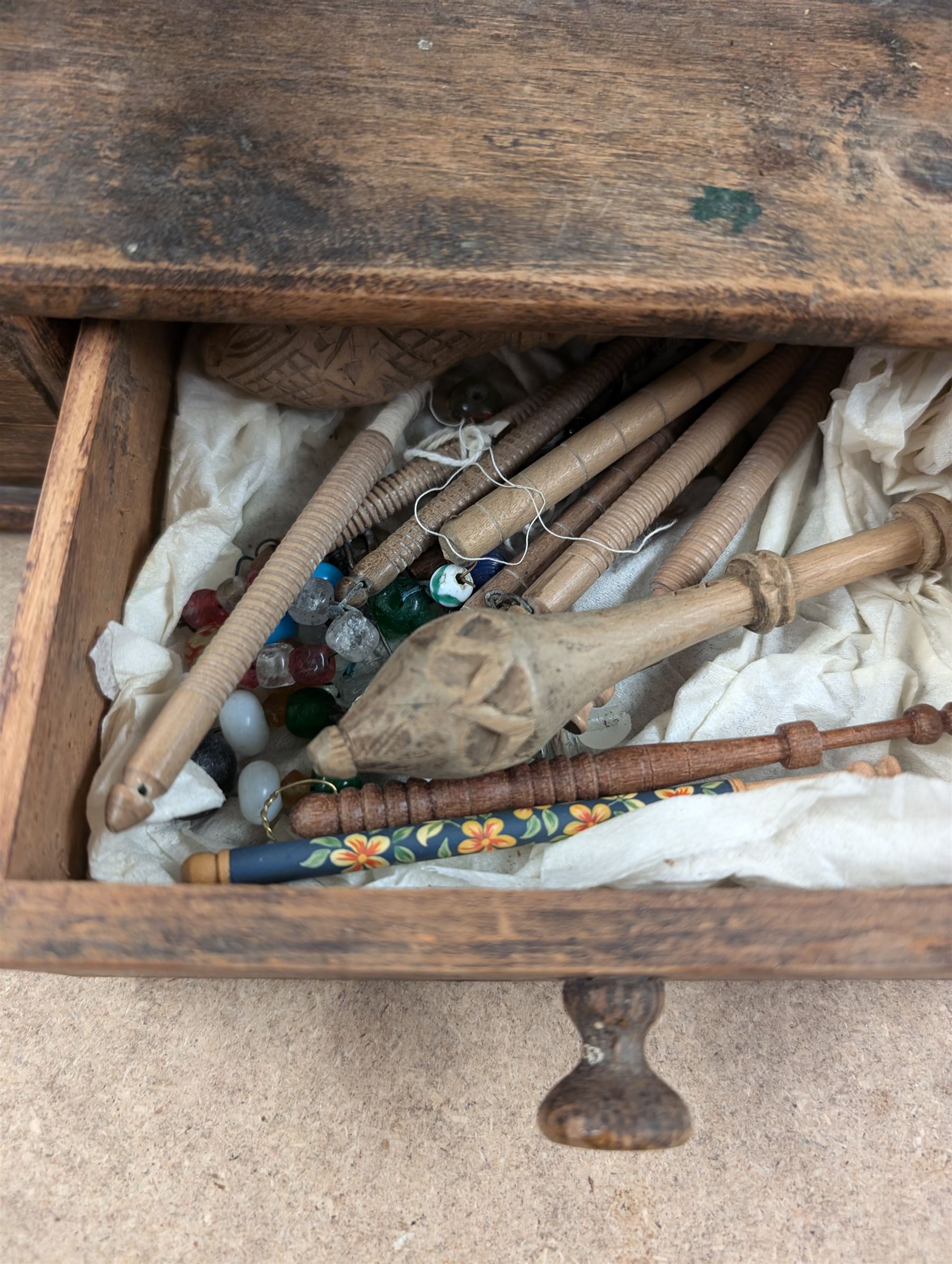 19th century table top spinning wheel, with drawer containing small selection of lace bobbins, H33cm