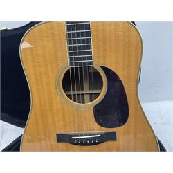 Santa Cruz Guitar Company acoustic guitar No.D2243 with Richard Hoover label L103cm; in hard carrying case