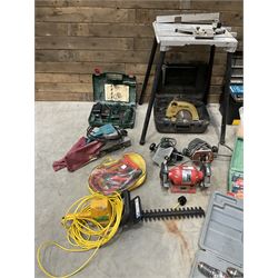 A quantity of power and hand tools including Skilsaw Classic circular saw, Makita 9401 belt sander, Bosch POF 52 router etc