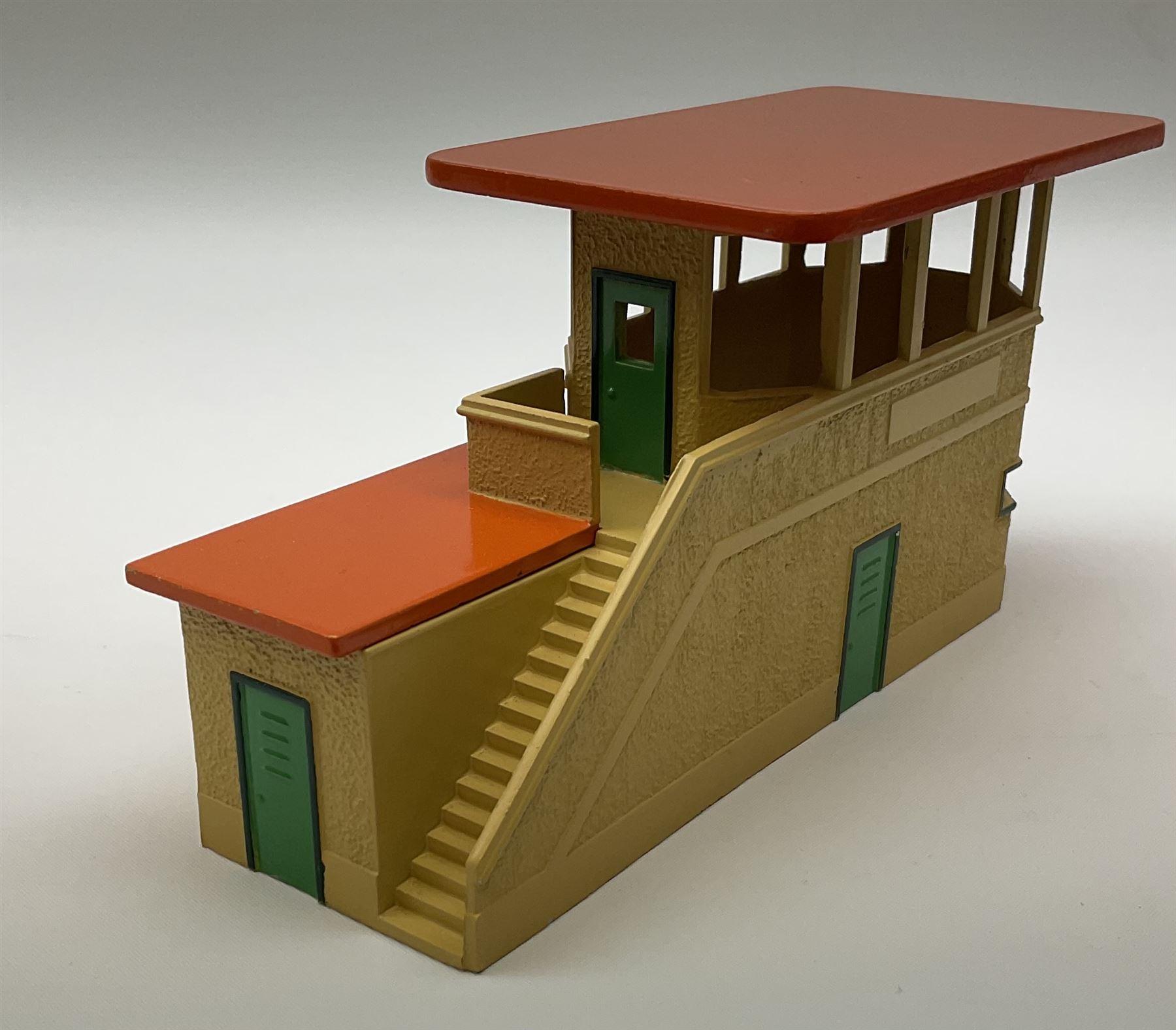 Hornby Dublo - wooden D1 Main Line Station and D1 Goods Depot, both in pale blue boxes; die-cast D1 Through Station in plain blue box; die-cast D1 Island Platform and D1 Signal Cabin, both in blue striped boxes (5)