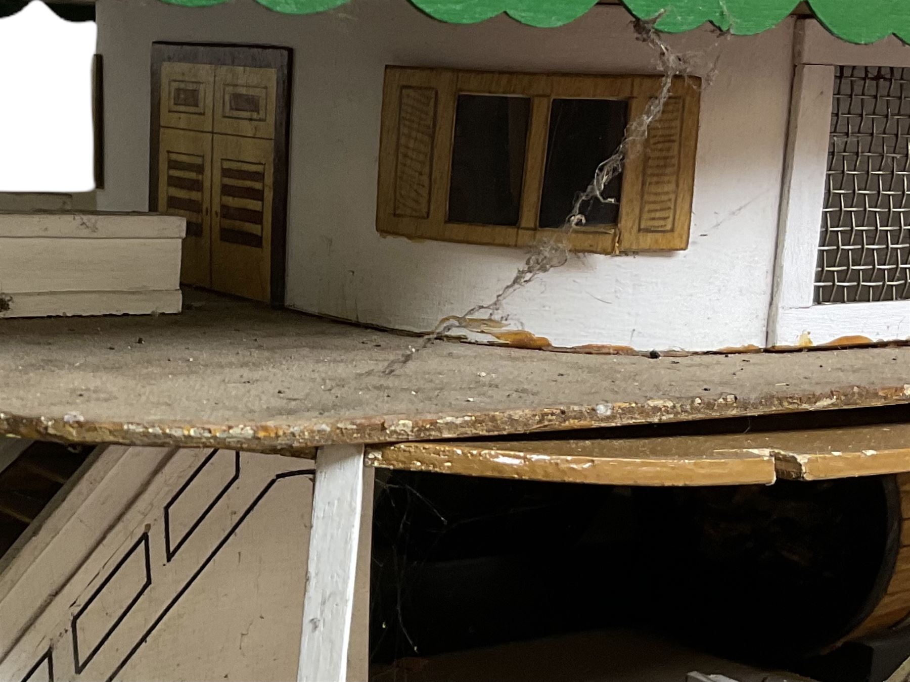 Model of St.Louis Belle paddle boat, L118cm, together with a box of additional parts and model plans by Vic Smeed