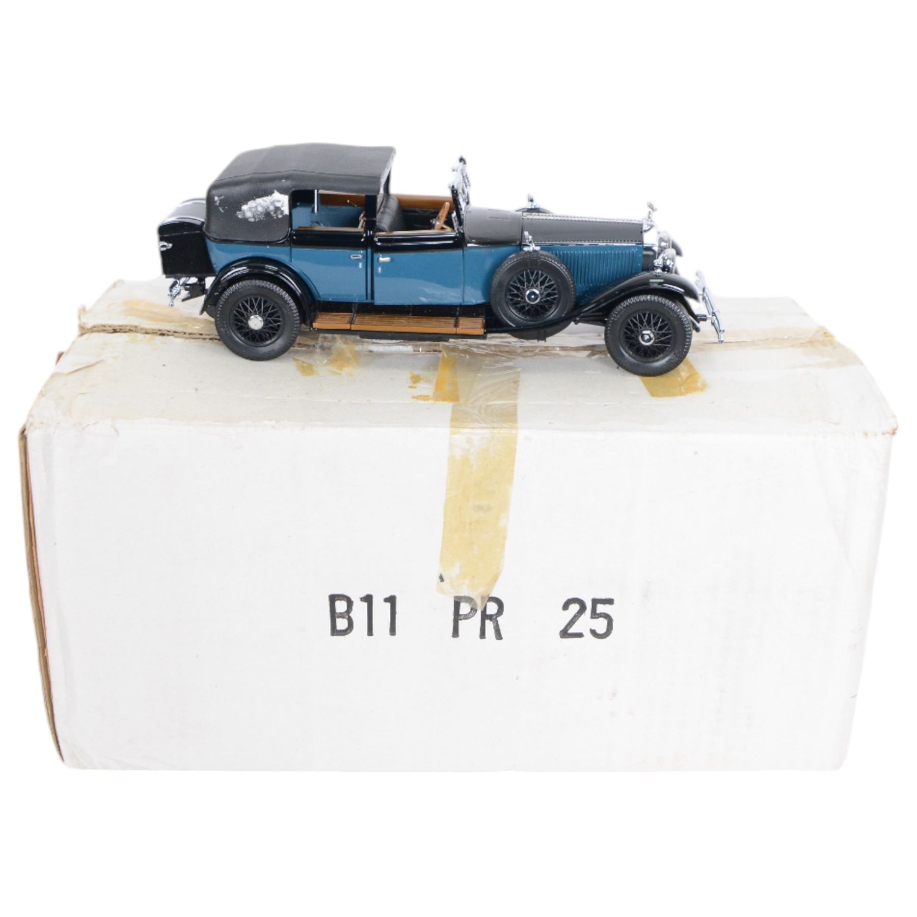 Five Franklin Mint 1:24 scale model cars, comprising 1935 Mercedes Benz 770K, 1912 Packard Victoria Model 1-48, 1930 Bugatti Royale Coupe Napoleon, 1929 Bentley 4.5 Litre Blower and 1934 Packard Convertible Sedan, all in original packaging with certificates