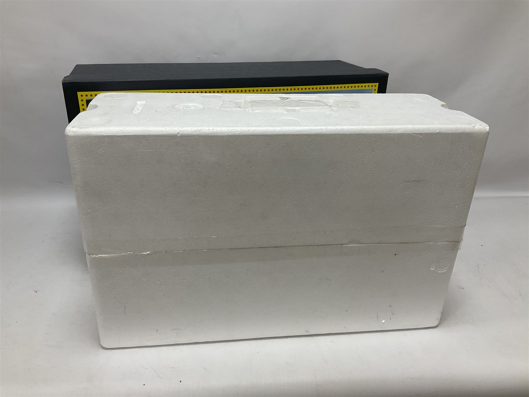 Britains - Circus Street Parade diorama with Circus Professional Vehicle no.08673; in original box 