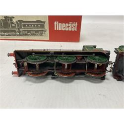 ‘00’ gauge - two kit built locomotive and tenders comprising SR Wainwright Class C 4-4-0 no.115 finished in SE&CR green; SR Wainwright Class D 4-4-0 no.31750 finished in BR black; both with Wills Finecast boxes (2) 