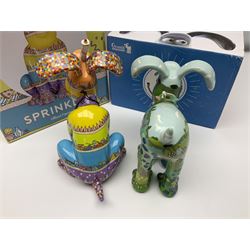 Wallace & Gromit - Gromit Unleashed: two Aardman Animations The Grand Appeal 'Gromit Unleashed' figures comprising Sprinkles and Blossom, both with boxes