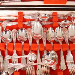 Kings pattern canteen of cutlery by Webber and Hill