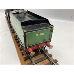 Gauge I - Aster live steam Southern Railway 4-4-0 Schools Class locomotive 'Winchester' No.901 with six-wheel tender; twin outside cylinders, smoke deflectors and spirit burner fed from tender tank, with Aster serial no. 6141167 between the wheels (2)
