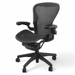 Herman Miller - Aeron office chair, graphite frame with tensioned Pellicle mesh seat and back, fitted with adjustable arm pads, tilt and height mechanisms, on five star castor base