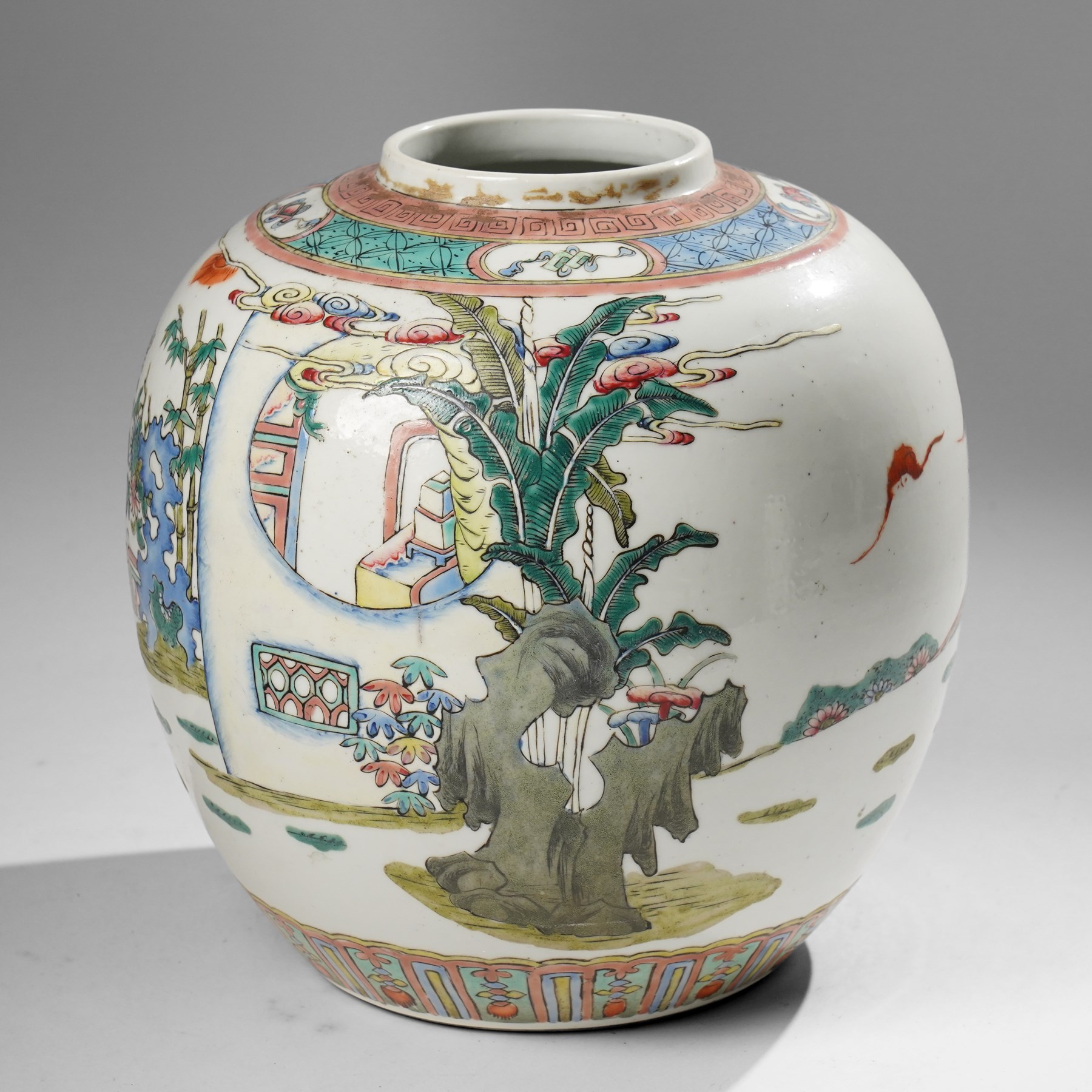 Chinese famille verte ginger jar, painted with figures in a garden setting, apocryphal Qianlong mark to base, H24cm