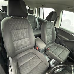 VW Tiguan, 2 Litre diesel, Automatic, 2011, Silver, MOT till 06/09/2026, 120,000 Miles (NV11 DDF)