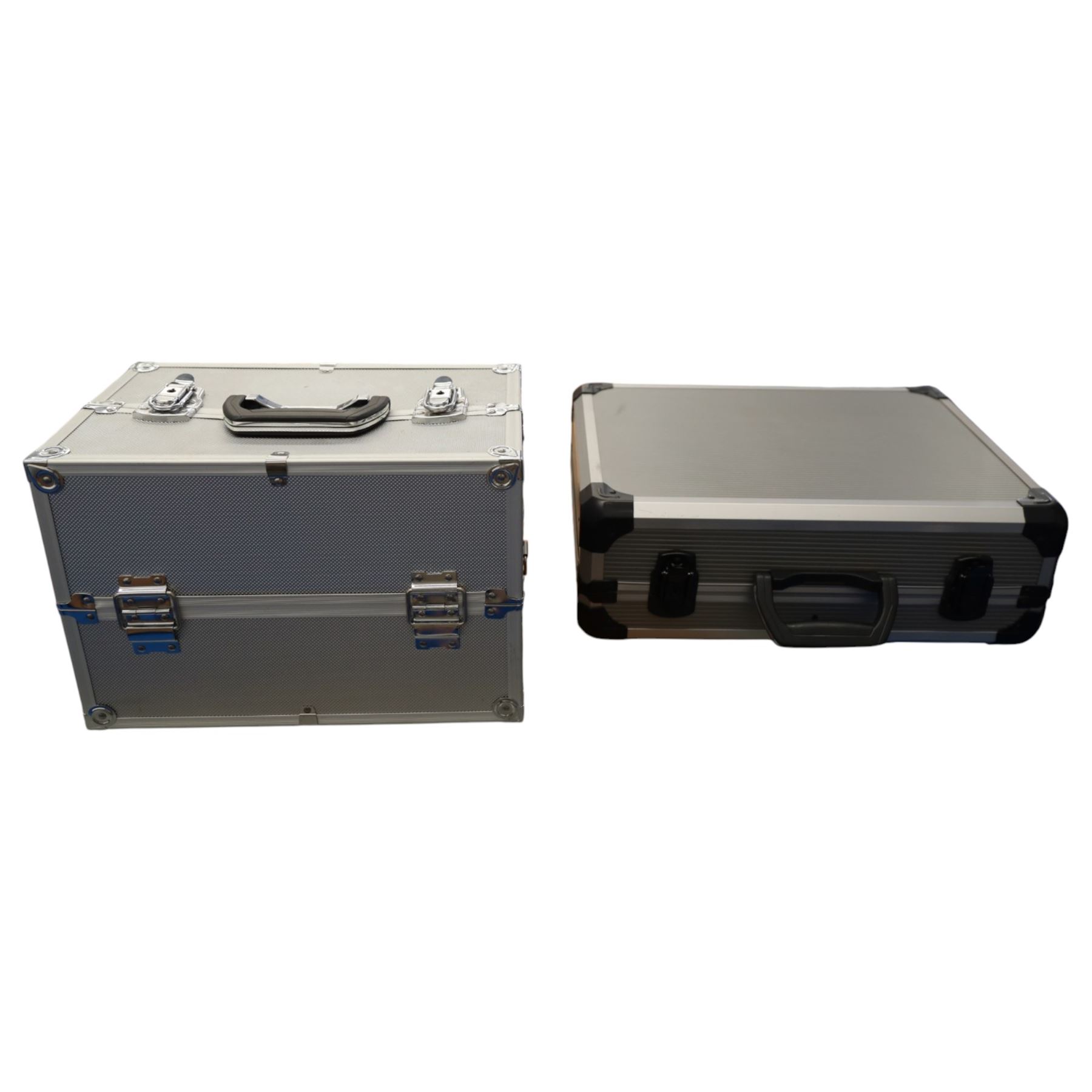 Two flight cases, H 22cm W 36cm, H 16cm x 46cm