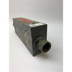 WW2 Air Ministry Williamson G45 short lens gun camera, as used by Spitfires, Hurricanes and Typhoons, ref.no. 14A/1390, serial no. 4369, containing magazine ref.no. 14A/1393, L31cm