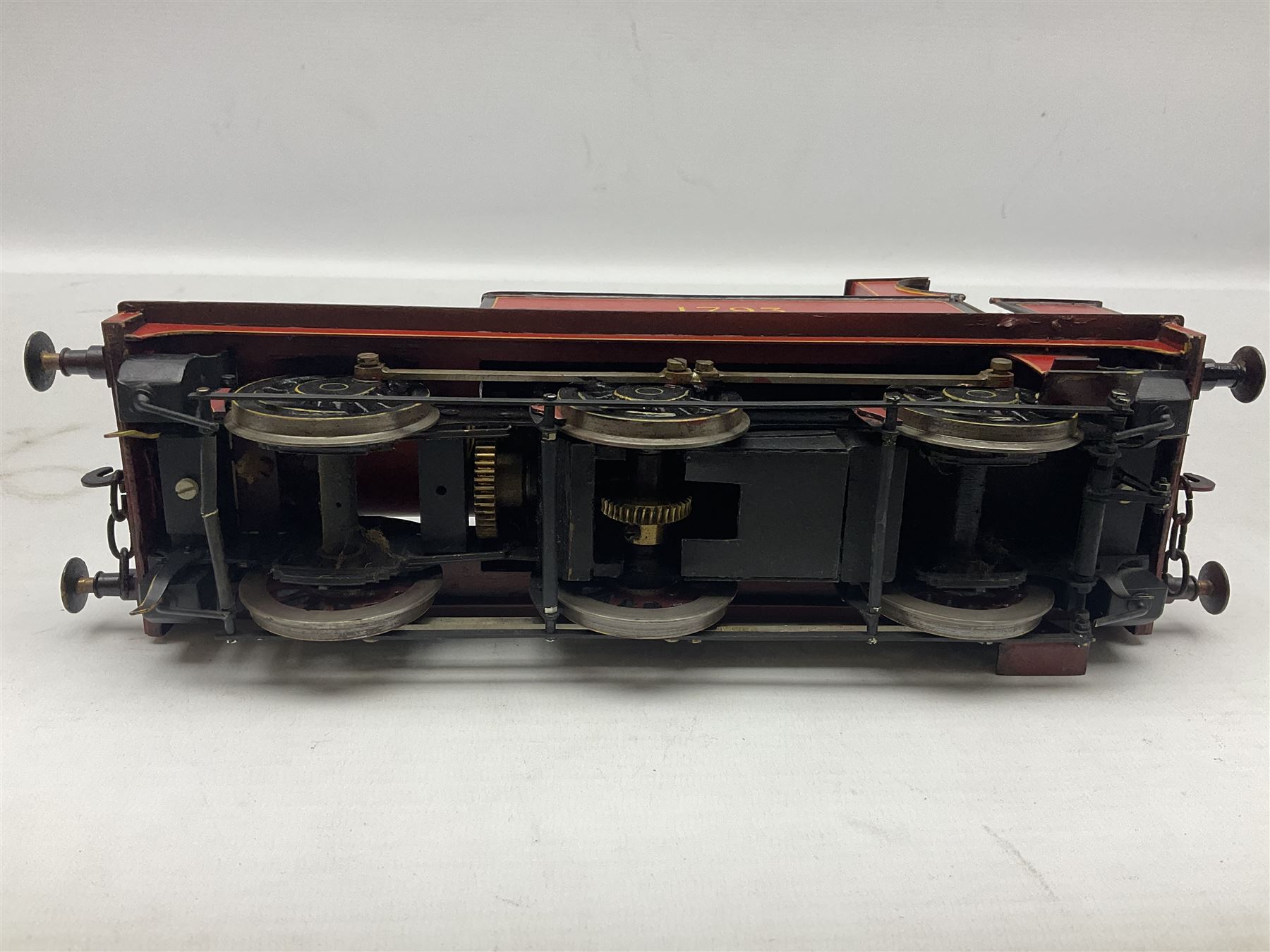 Gauge 1 - kit-built electric 0-6-0 tank locomotive No.1793 in LMS red and black livery with well detailed cab L29cm W8.5cm 
