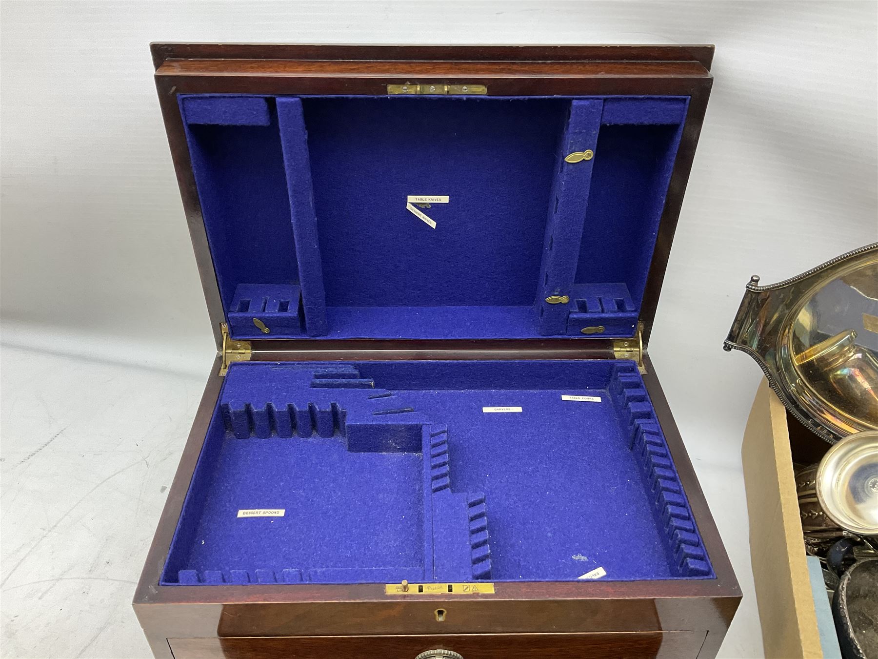 Quantity of silver plate, to include fish knives and forks with silver ferrules, halmarked, Coalport and Cutlass cased teaspoons, bowls, tankard, flatware etc, together with two wooden canteen cases, in two boxes 