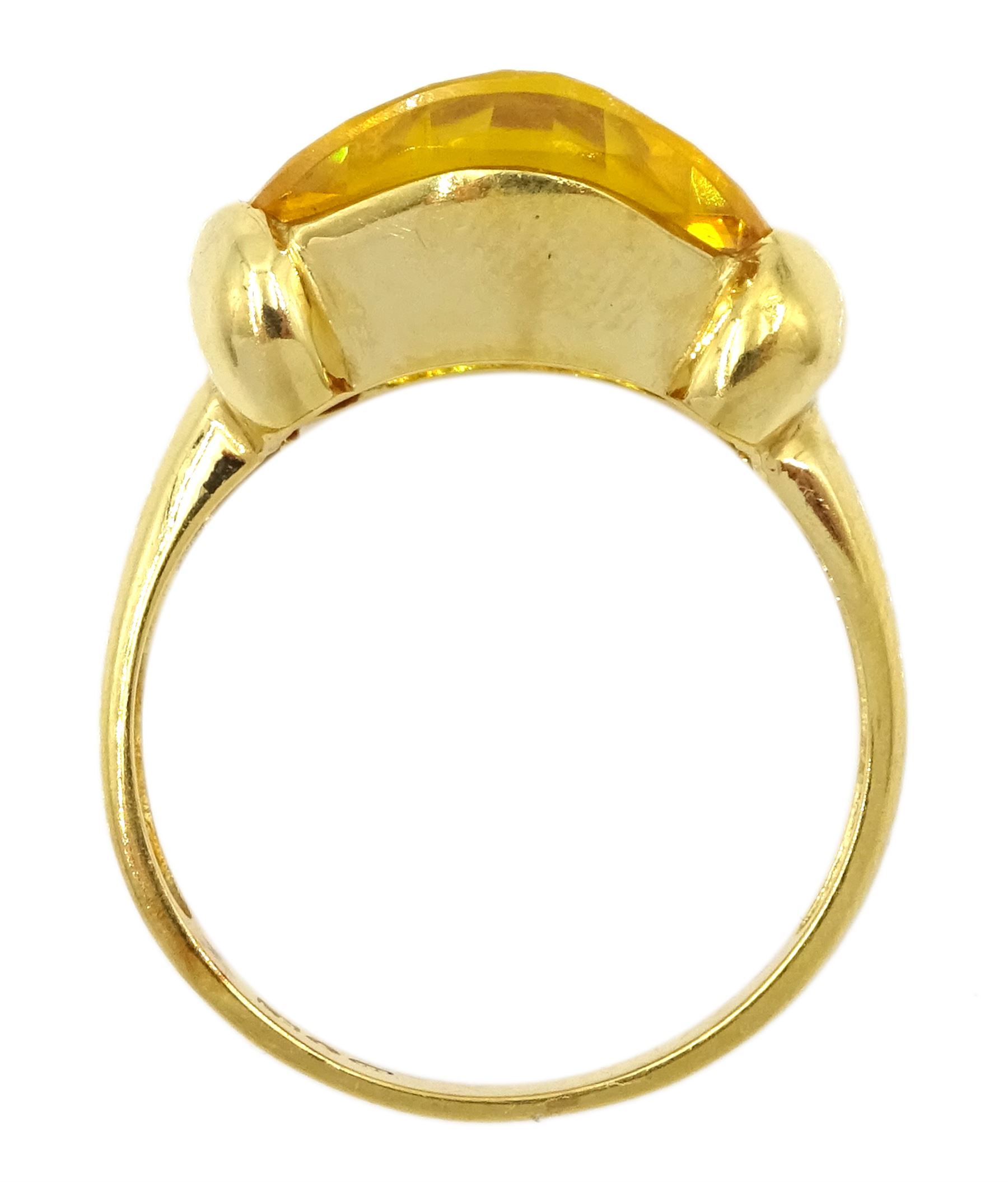 18ct gold oval briolette cut citrine ring, stamped 750