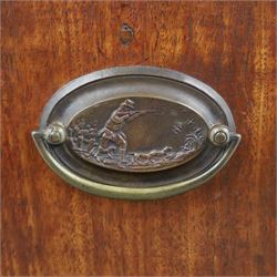 George III mahogany chest on chest, moulded cornice over two short over two long drawers with figured mahogany veneers, lower section fitted with three further long drawers, oval brass plate handles and escutcheons, on shaped bracket feet