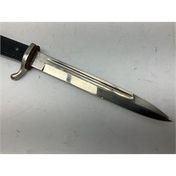 German nickel plated dress Bayonet, with 20cm fullered blade stamped Alcoso Solingen, with steel scabbard, 35cm overall