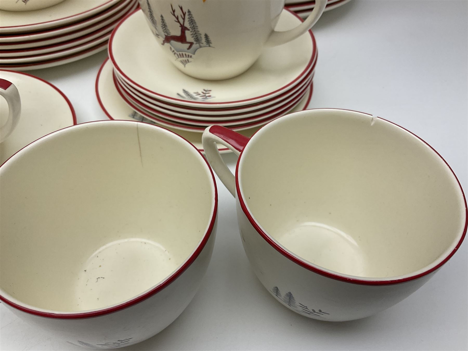 Crown Devon Stockholm patterned tea and dinner wares, to include, five teacups and saucers, milk jug, open sucrier, six dessert plates, six side plates, six dinner plates, serving platter, etc (42)