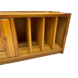 Mid-20th century pitch pine wall unit, fitted with assorted shelves and cupboards 