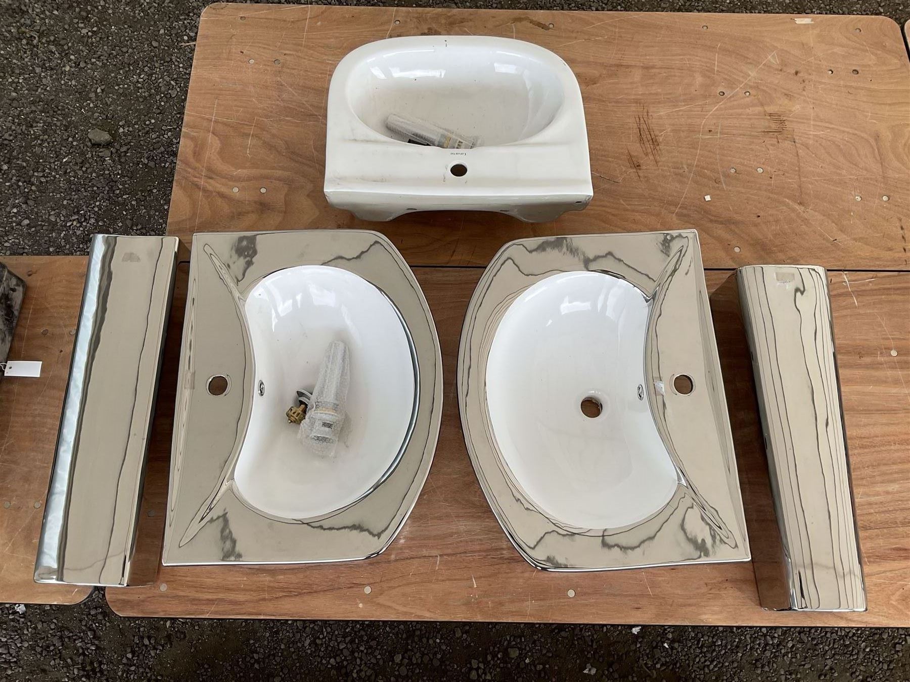 Set of three Casarte sinks  - THIS LOT IS TO BE COLLECTED BY APPOINTMENT FROM DUGGLEBY STORAGE, GREAT HILL, EASTFIELD, SCARBOROUGH, YO11 3TX