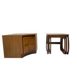 Nathan - mid-20th century teak corner television stand (W99cm H52cm); and matching nest of three tables (W53cm D48cm H51cm) (2)