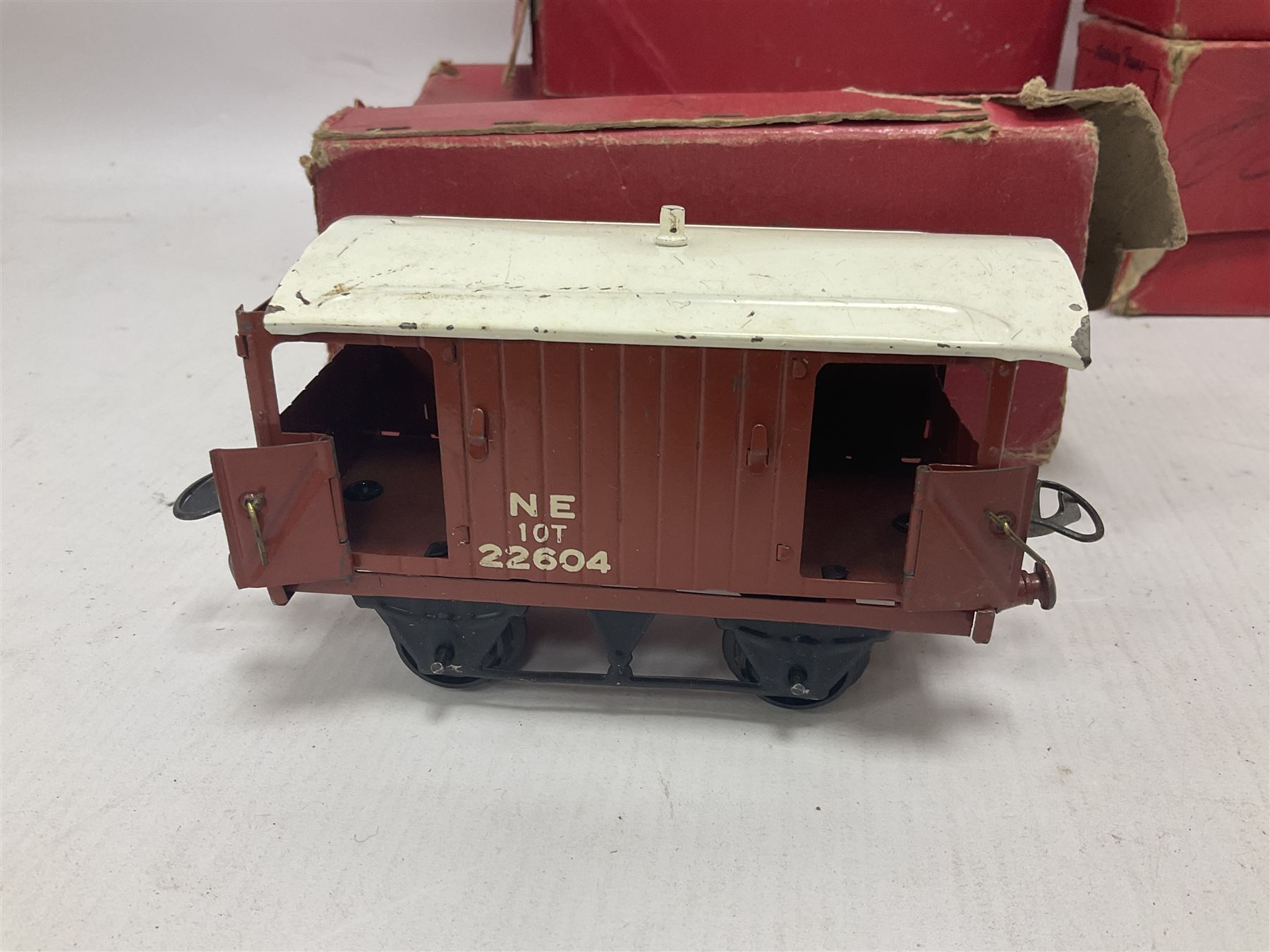 Hornby ‘0’ gauge - LNER 0-4-0 no.460 type 101 locomotive in green with key; further boxed ‘0’ gauge to include no.1 Crane Truck, no.2 single arm signals, open and closed goods wagons and cars; large quantity of track to include railway crossing, straight and curved track etc, in two boxes 