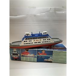 Schuco battery operated remote control model of a boat, Bondensee Fahre (Lake Constance Ferry) 'Fontainbleau', model no 763 380, boxed