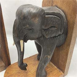 Pair of bookends in the form of an elephant, H27cm