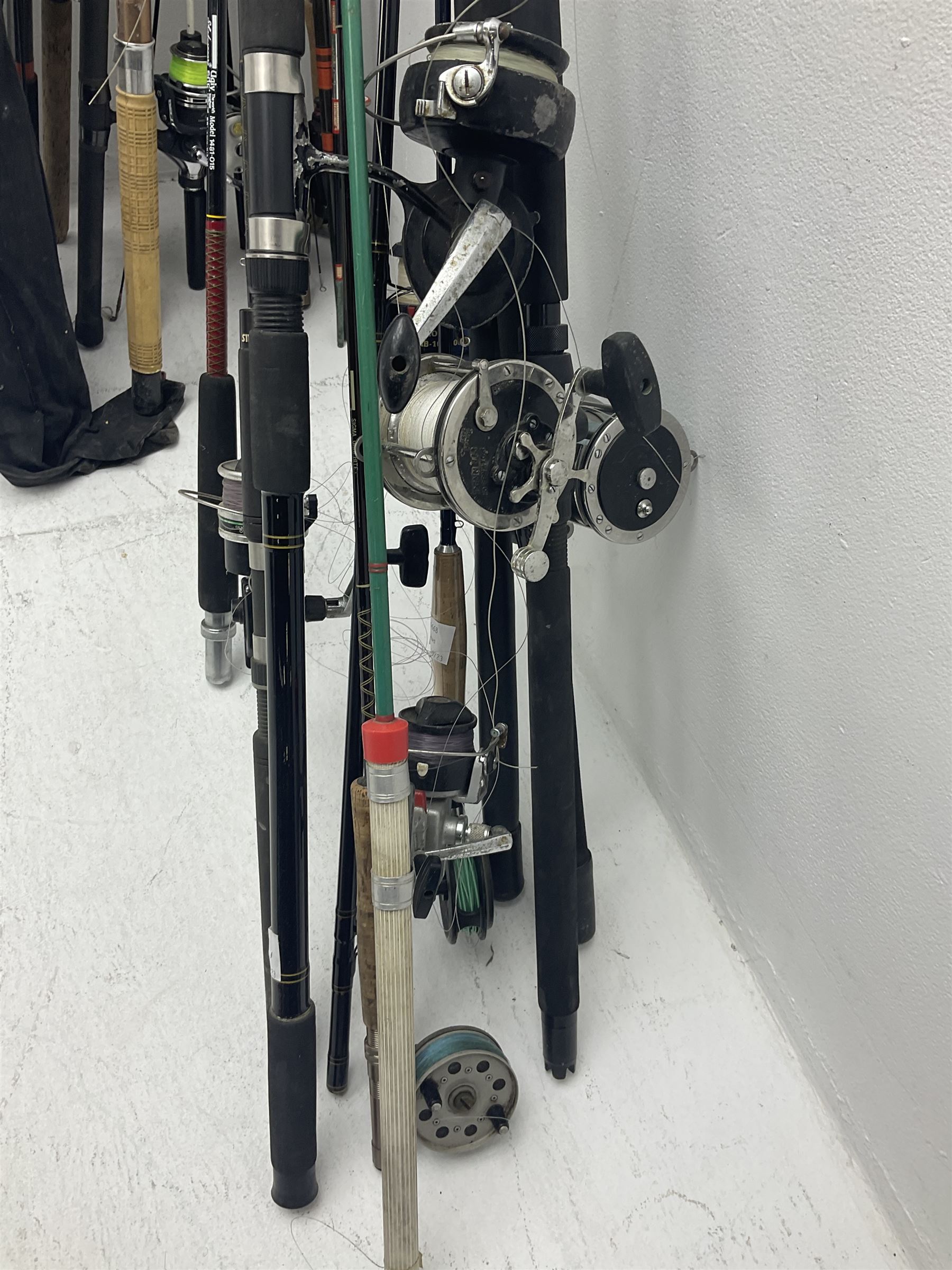 Large collection of part fishing rods and reels, maker's including Silstar, Dynabraid and Madfish, etc 