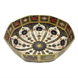 Royal Crown Derby Imari bowl of octagonal form, decorated in the 1128 pattern, with printed makers mark and date mark for 1985 beneath, D20cm