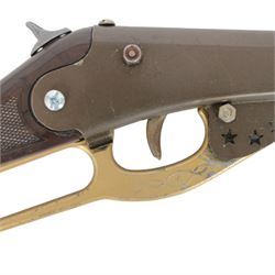British made under lever toy cork pop-gun, circa 1950's, L80cm
