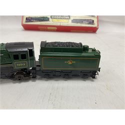 Hornby/Tri-Ang ‘00’ gauge - four locomotives and tenders comprising boxed Class 7P6F 4-6-2 ‘Oliver Cromwell’ no.70013 in BR green; Class A4 4-6-2 ‘Nigel Gresley’ no.7 in LNER blue; Battle of Britain Class 4-6-2 ‘Winston Churchill’ no.21C151 in SR green; Class A3 Gresley 4-6-2 no.60103 in BR green (4) 
